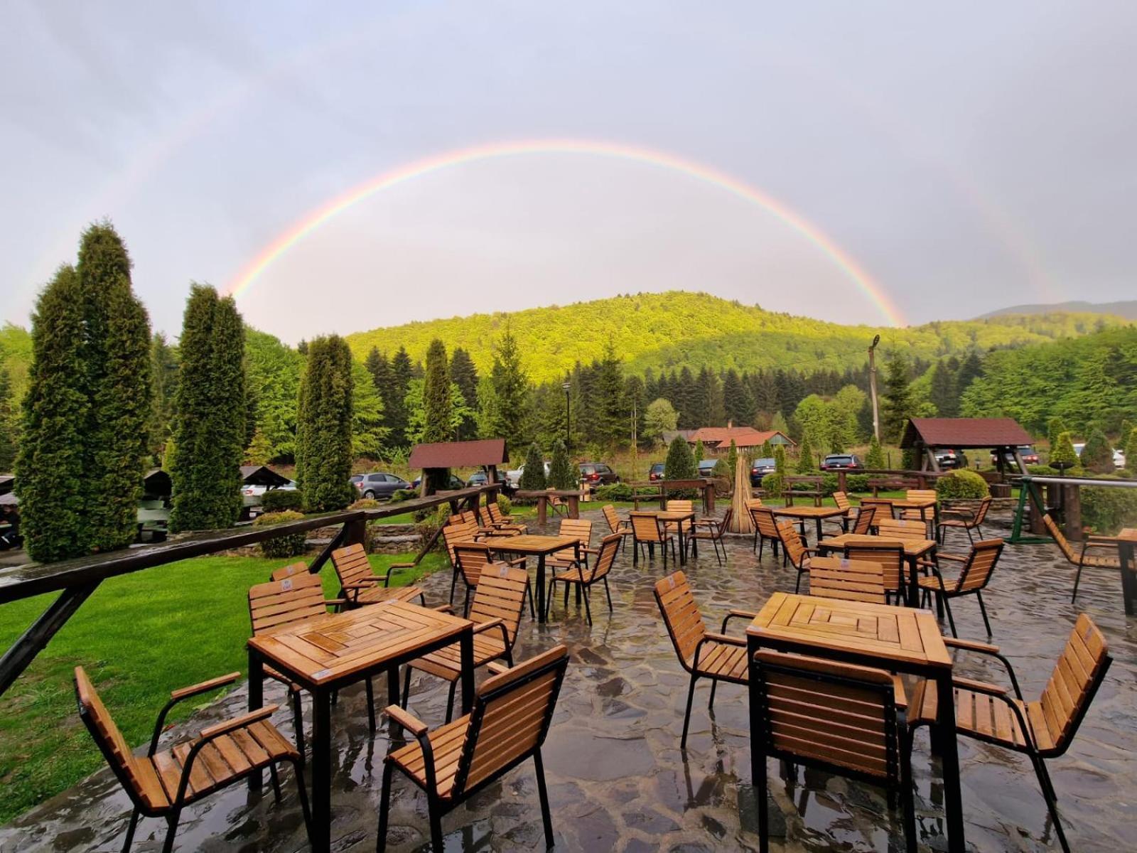Hotel Miruna Сымбэта-де-Сус Экстерьер фото