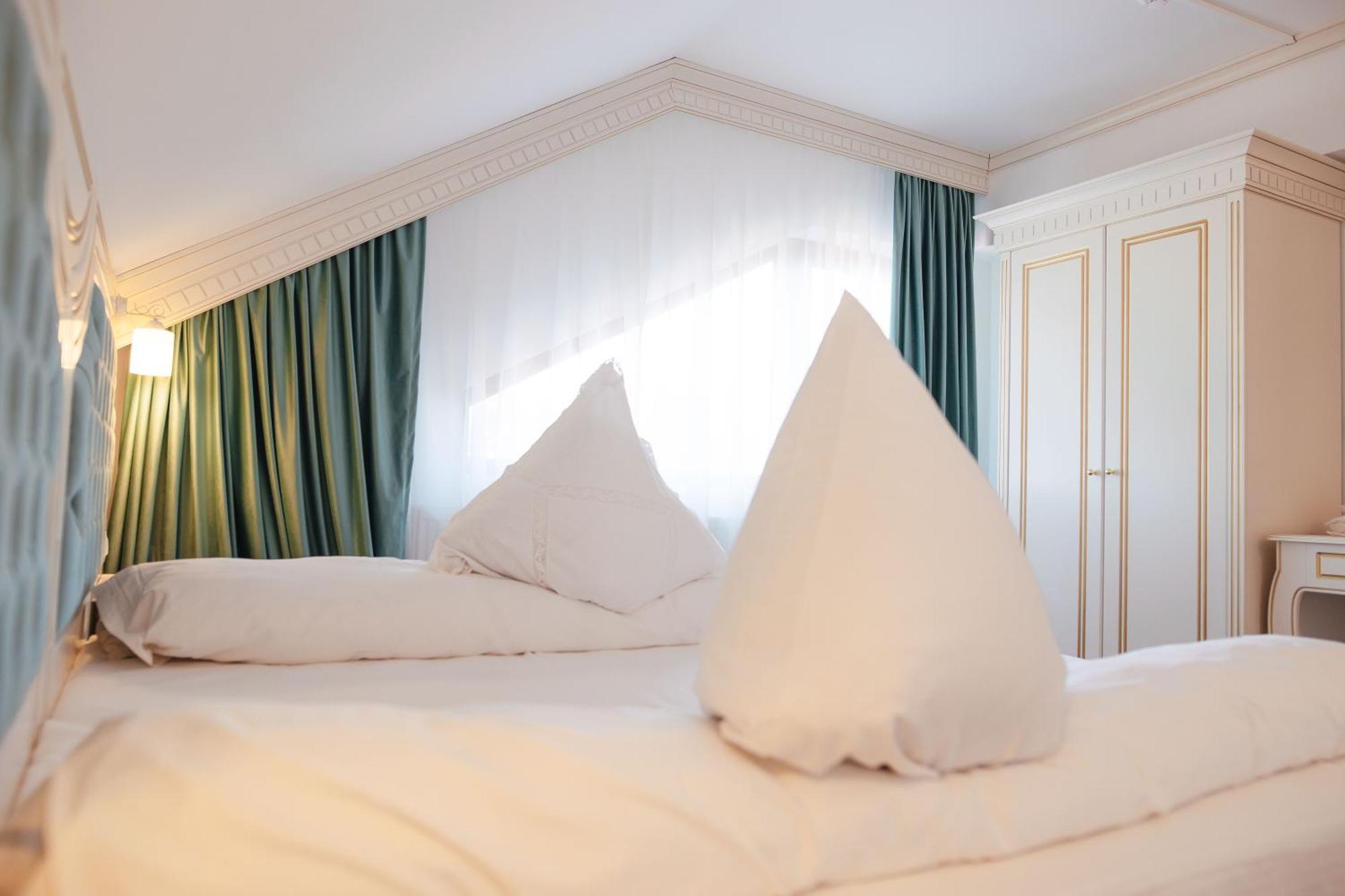 Hotel Miruna Сымбэта-де-Сус Экстерьер фото